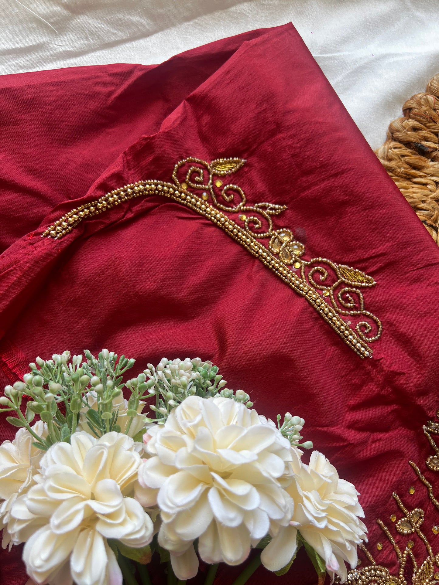 Full Glam – Maroon Aari Stunner