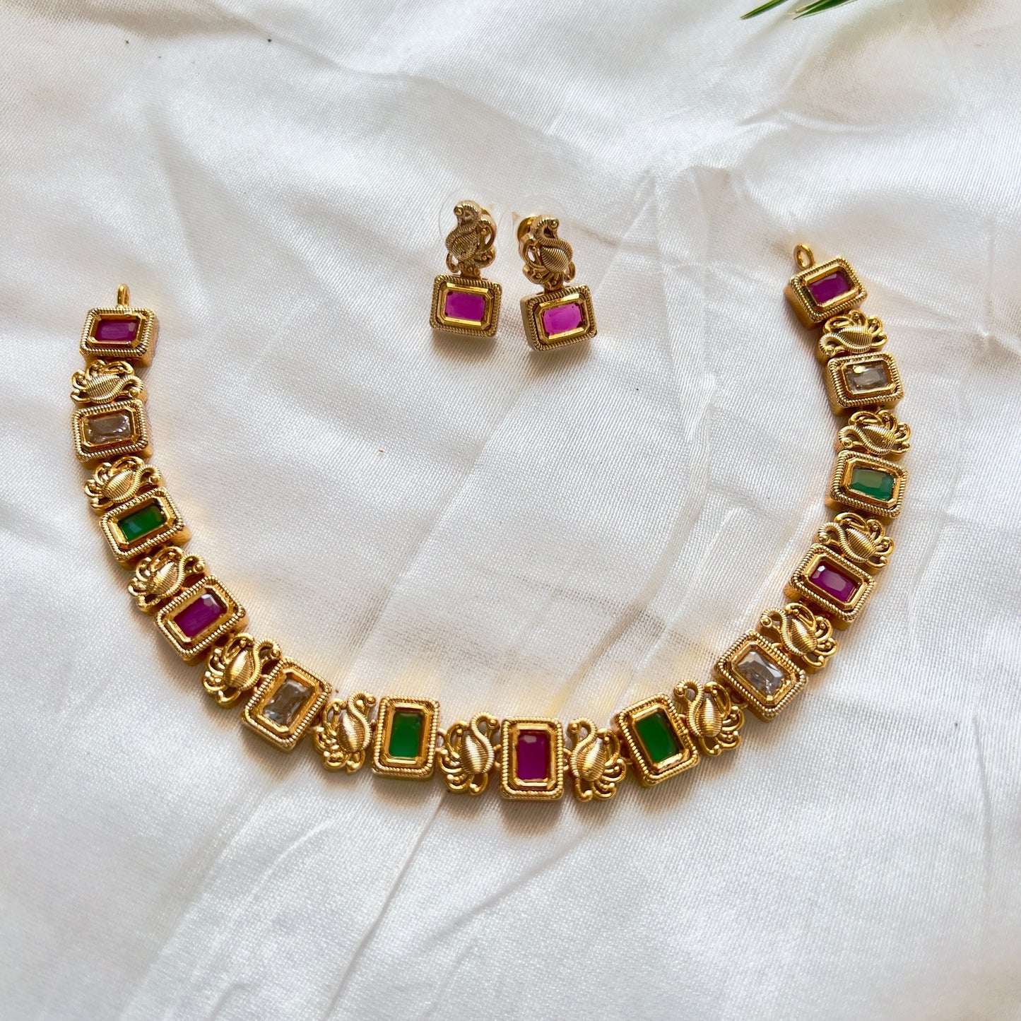 AD Short Necklace