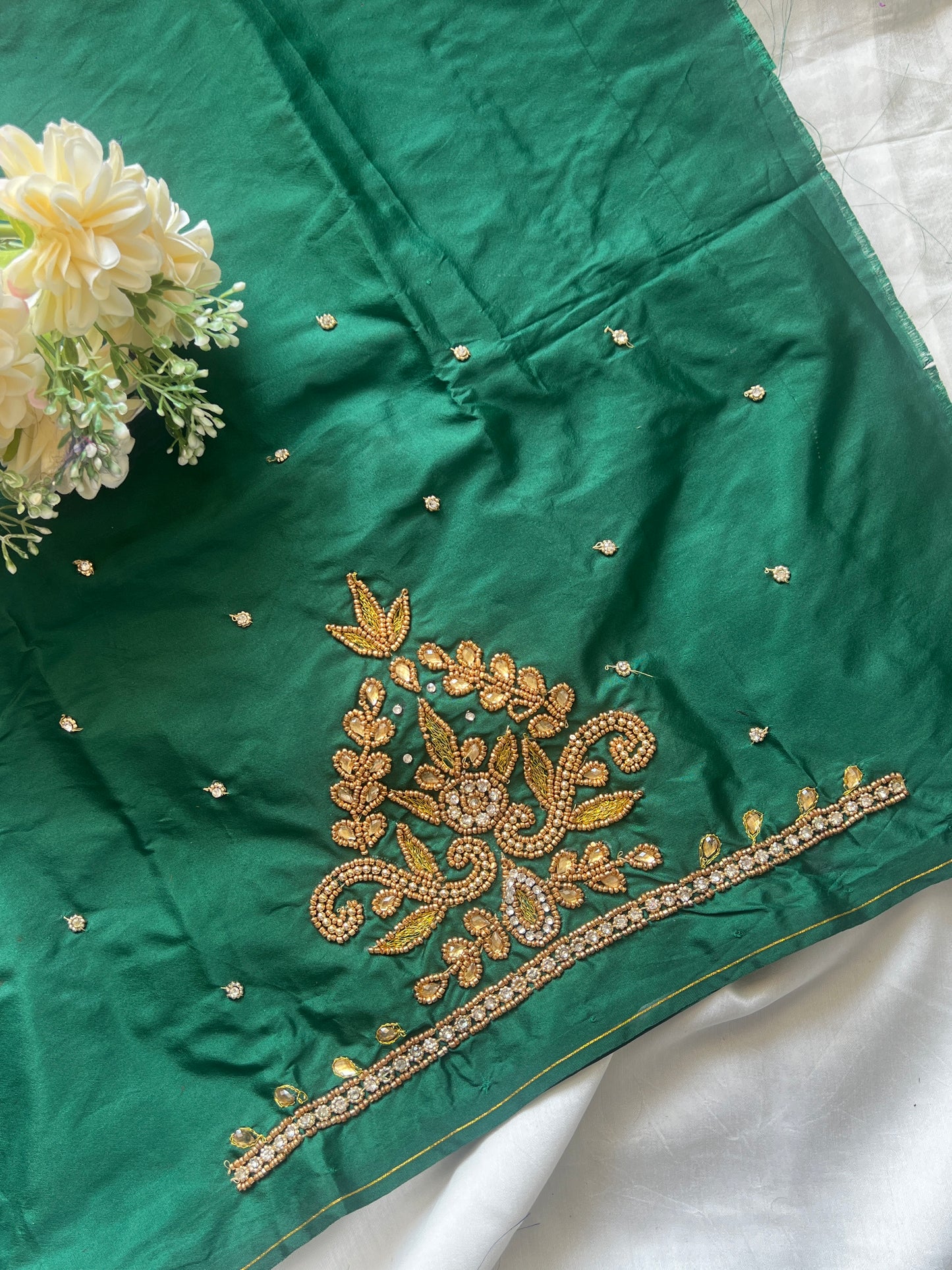 Threaded Royalty – Aari Dream